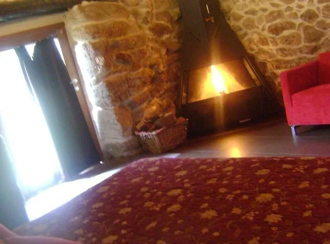 Cabana Romantica De Piedra Con Chimenea * セラノーバ